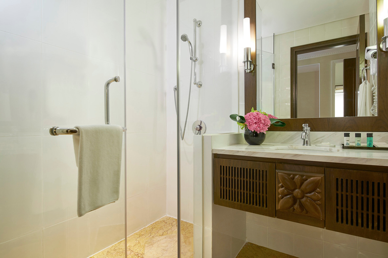 Bathroom 12