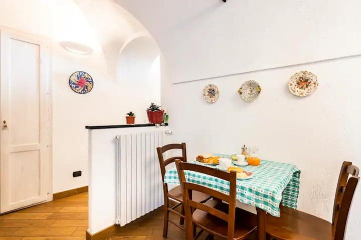 Others 3, Bed & Breakfast L'erica, Savona