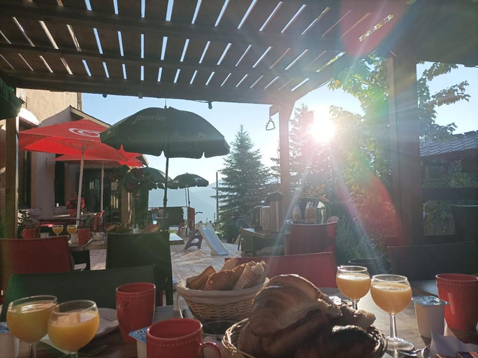 Food & Drinks 5, Le sapin rouge - Restaurant - bar - chambres d'hotes, Ariège