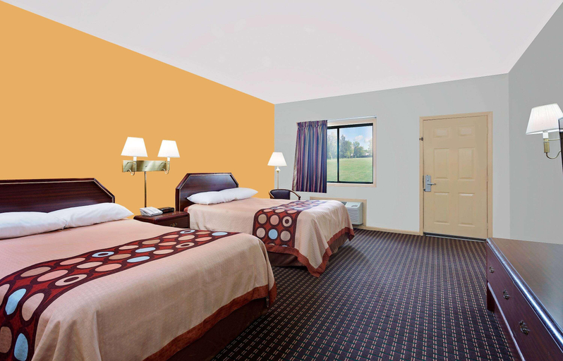 Bedroom 3, Super 8 by Wyndham Hillsville, Carroll