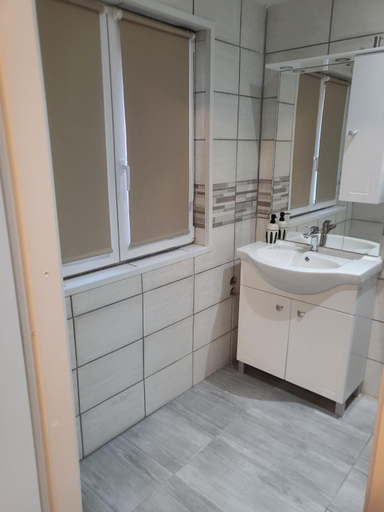 Bathroom 2, Hotel Brioni, Trieste