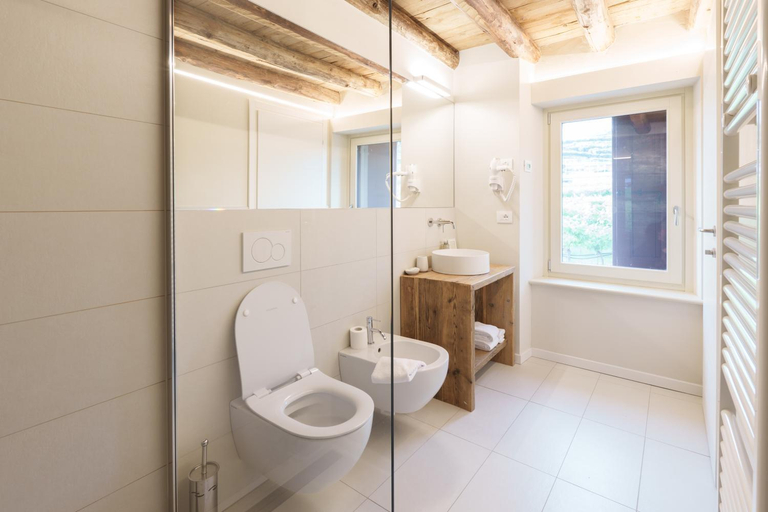 Bathroom, Corte Massimago, Verona