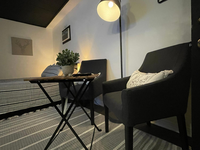 Others 5, Lovely Spacious Guesthouse in Mills 50 District, Orange
