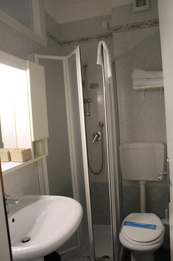 Bathroom 5, Ute, Venezia