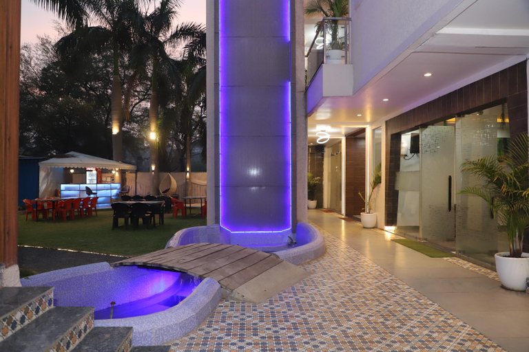 Entrance 5, Hotel Vatika Palace, Hoshangabad