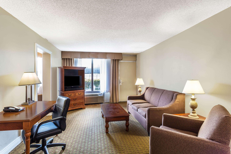 Bedroom 3, Ramada by Wyndham Houma, Terrebonne