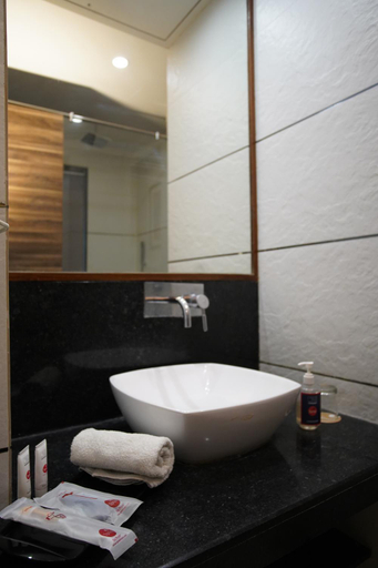 Bathroom 4, Spree Hotel Jaipur, Jaipur