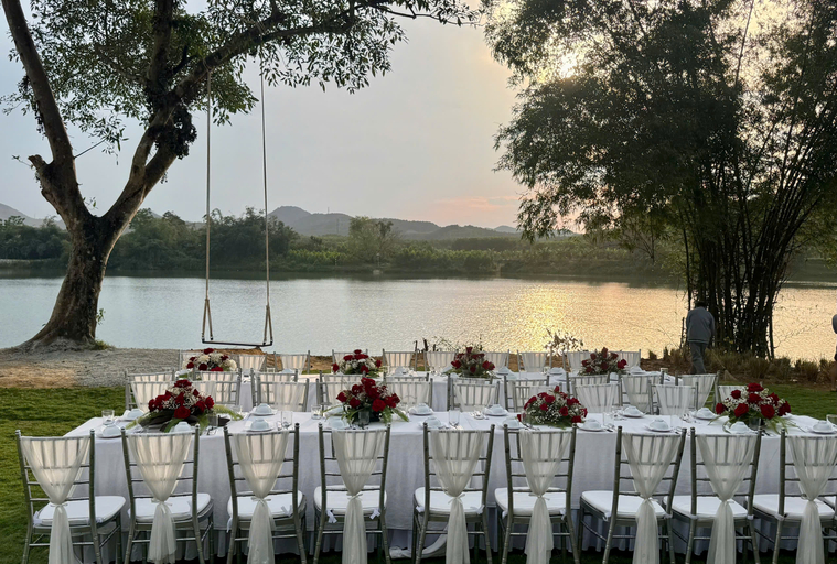 Food & Drinks 4, Va Riverside Retreat, Huế