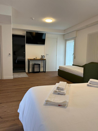 Bedroom 14