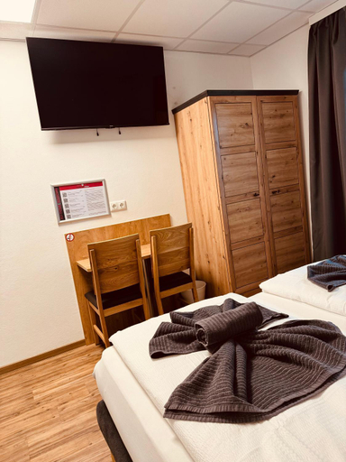 Bedroom 2, Enns Sleep Self Check In, Linz Land