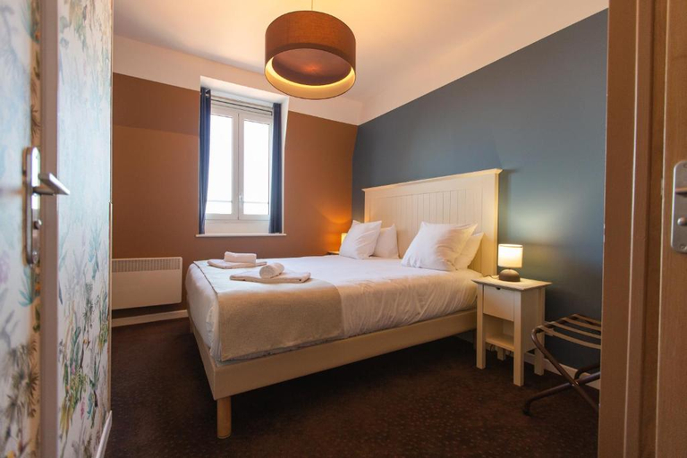 Bedroom 2, Hotel de la Plage Ronce-les-Bains, Charente-Maritime