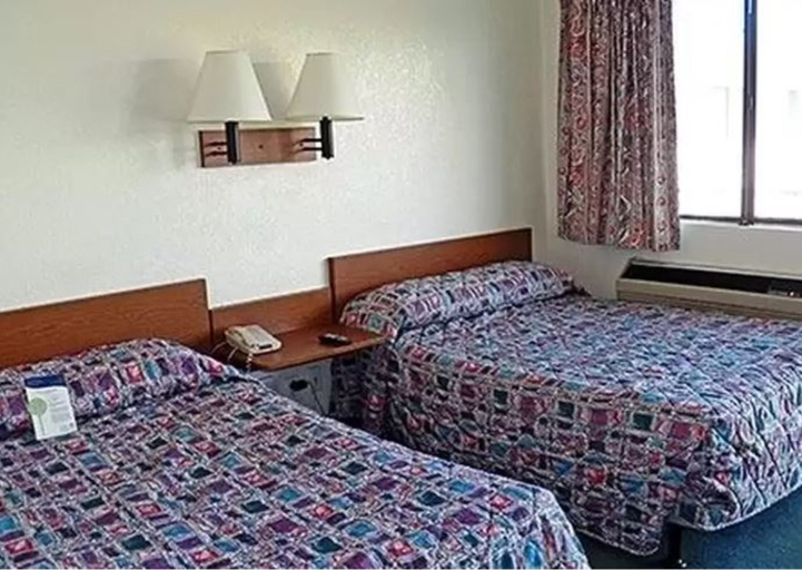 Bedroom 3, Rodeway Inn Fort Smith I-40, Sebastian