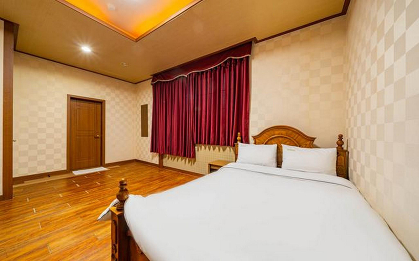 Bedroom 4, Taean (Mallipo) Sea Side Castle, Taean