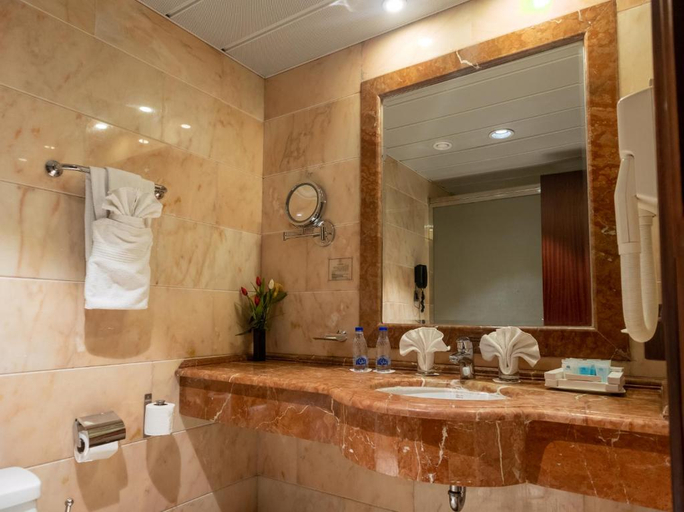 Bathroom 4, Emaar Royal, Al Madinah Al Munawwarah