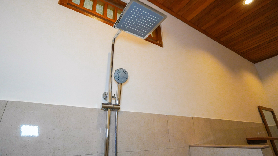 Bathroom 5, Green Coconut Cottage, Gianyar