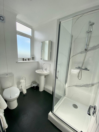 Bathroom 4, Park Hotel, Redcar and Cleveland