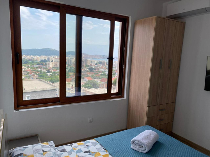 Others 2, Apartmani Knezevic