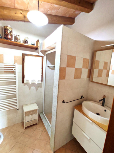 Bathroom 3, La dependance nel verde, Lucca