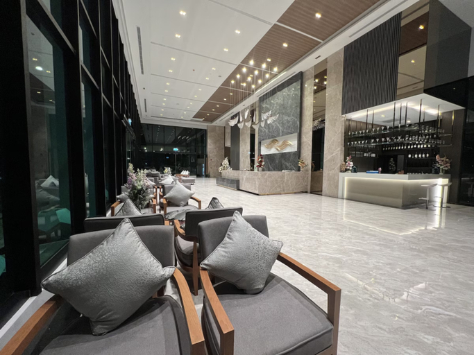 Public Area 4, Crystal Srivaree Suvarnabhumi Hotel, K. Bang Sao Thon