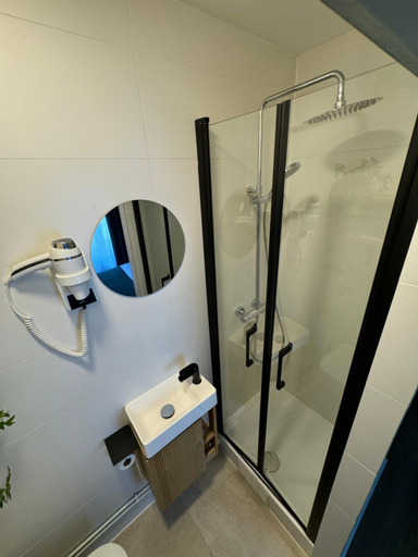 Bathroom 3, Hotel Flor Rivoli, Paris