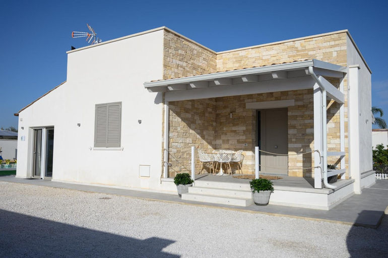 Others 4, Villa La Gardenia, Trapani