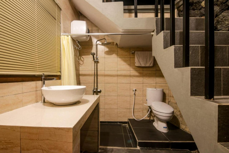Bathroom 13