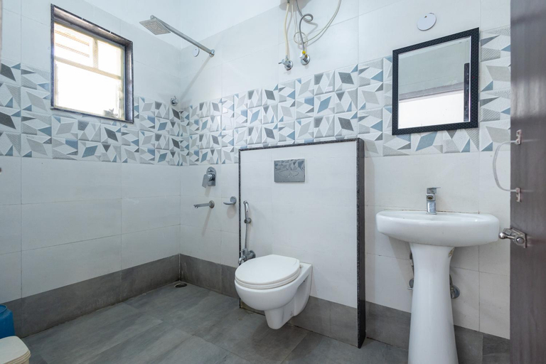 Bathroom 5, Maryada Maitri Resort -100 Rooms & 3 Banquets, Jalpaiguri