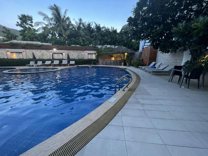 Swimming Pool 18