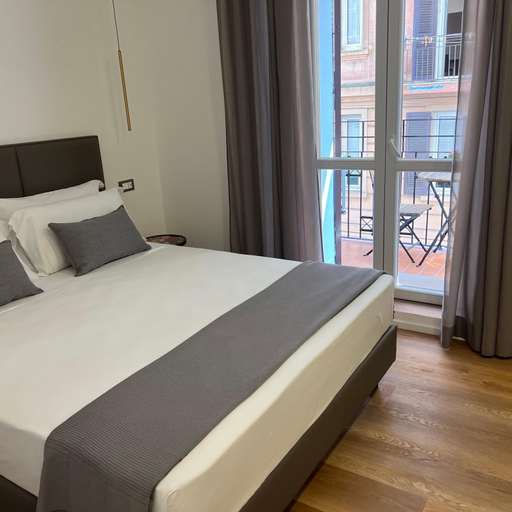 Others 4, Sunrise Rooms, La Spezia