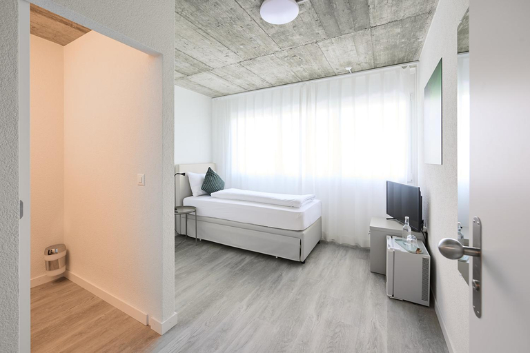 Bedroom 3, Aabach Hotel, Hinwil