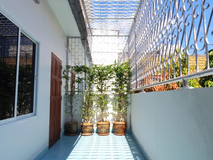 Others 5, Studio 36, Chatuchak