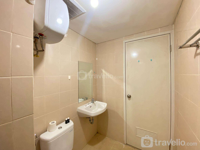 Bathroom 3, Cozy 2BR Apt at Parahyangan Residence By Travelio, Bandung