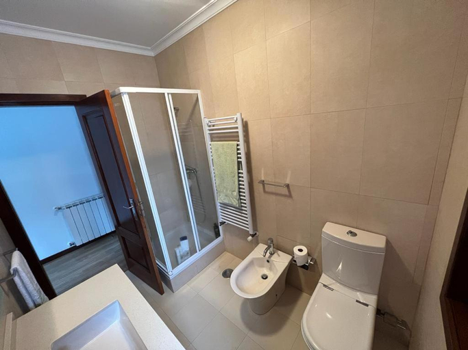 Bathroom 4, CERDEIRINHAS DE BASTO "Piso Q 4", Celorico de Basto