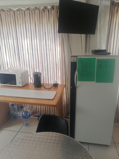 Bedroom, @16 van blommenstein st, Mangaung