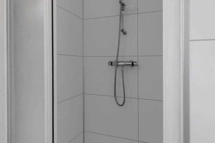 Bathroom 4, Beautiful chalet with airco, in a holiday park, Eersel