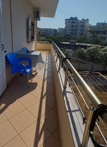 Others 3, Villa MELANGIE, Sarandës