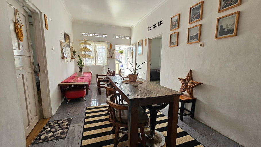 Dining Room 10