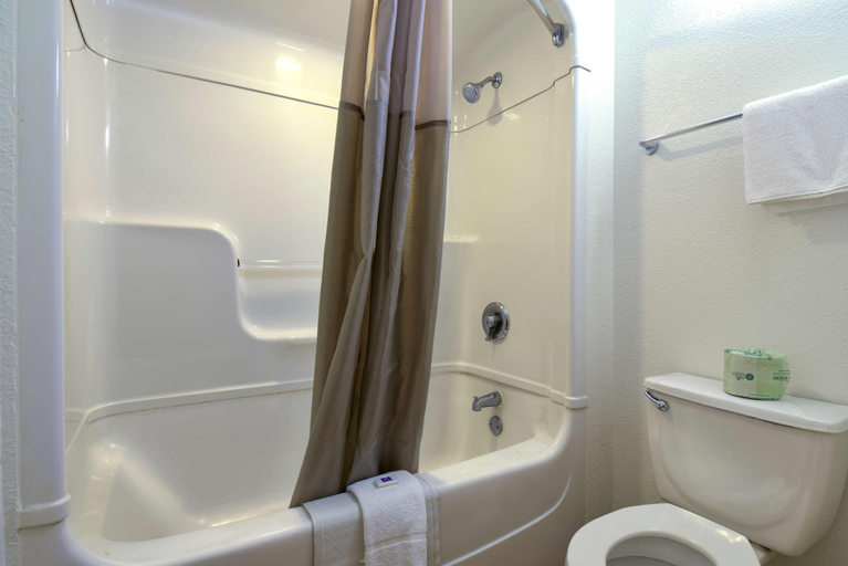 Bathroom 5, Motel 6 Escondido, San Diego