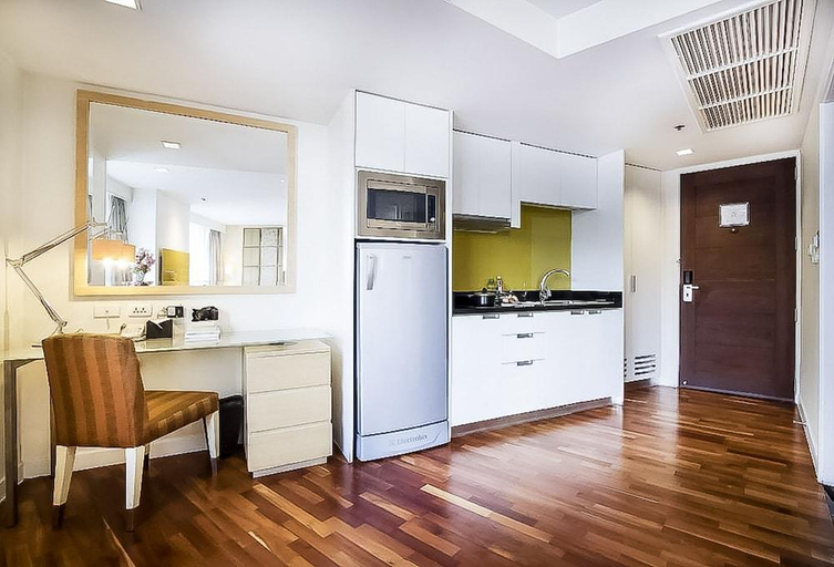 Dining Room 9
