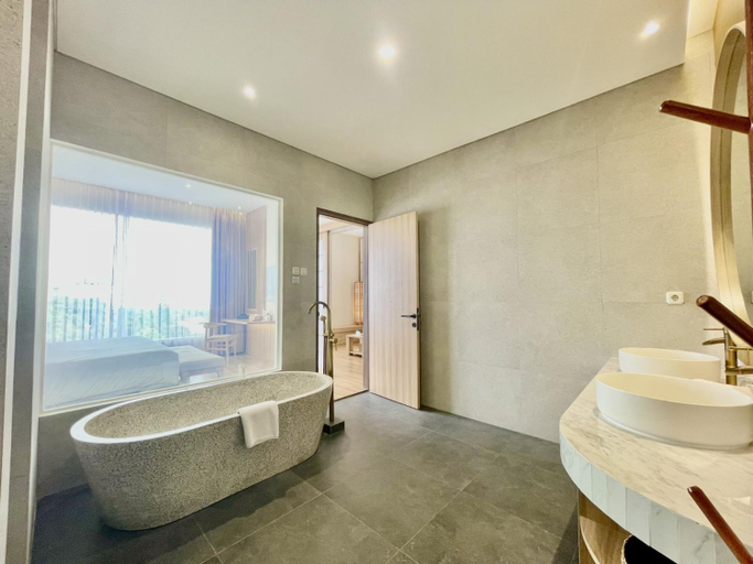 Bathroom 9