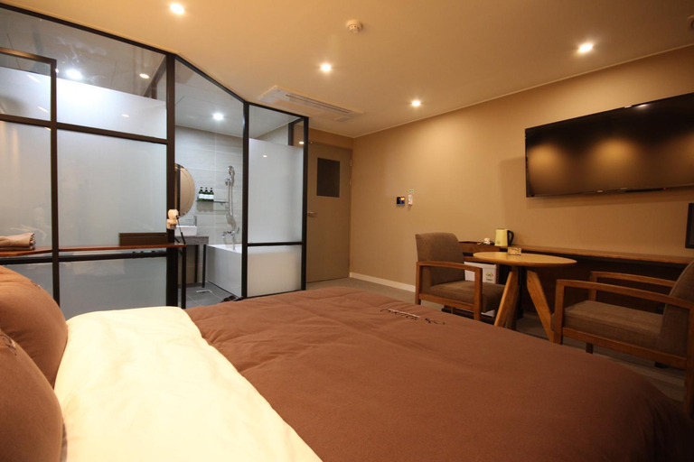 Bedroom 26