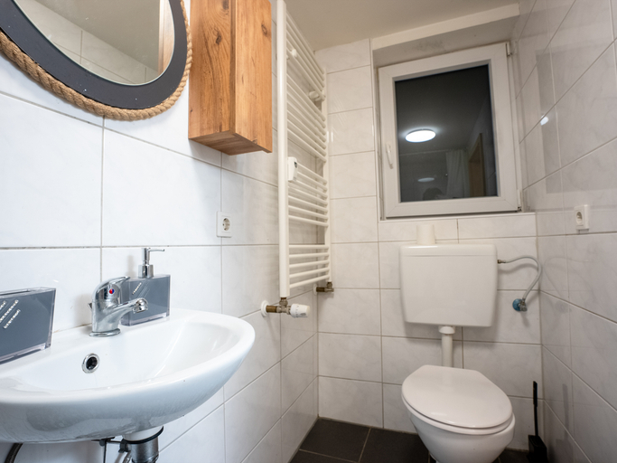 Bathroom 4, Serviceroom24 - Apartment 1 in Recklinghausen WLAN, Recklinghausen