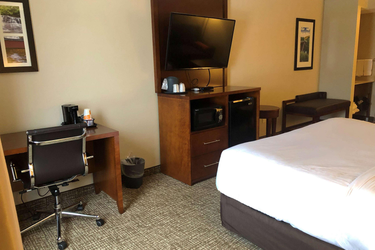 Bedroom 3, Wingate by Wyndham Grove City, Mercer