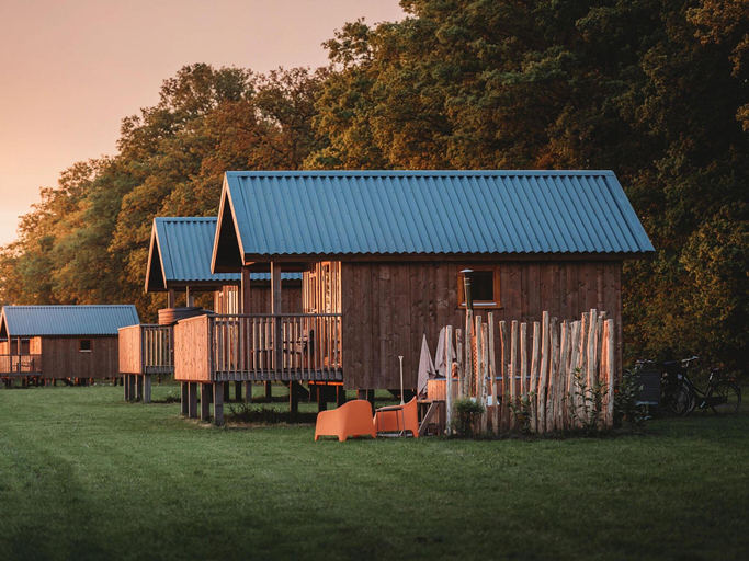 Others 4, Wellness Lodge in Dutch Meadows with Hot Tub, De Wolden