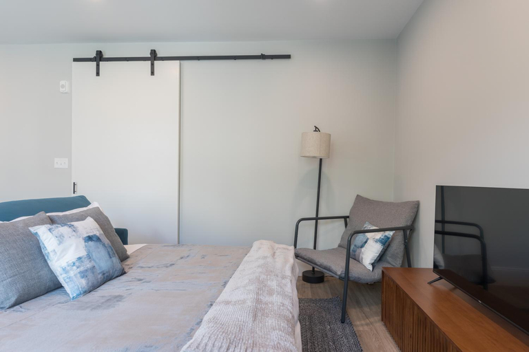 Others 3, Symphony Suites by Thatch, Boston