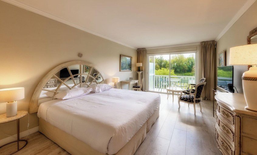 Bedroom 3, Relais & Châteaux La Réserve, Tarn
