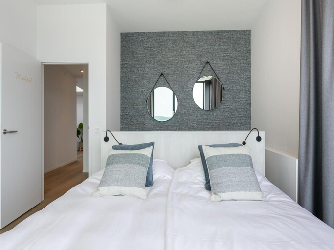 Others 3, Attractive villa with jetty, Noord-Beveland