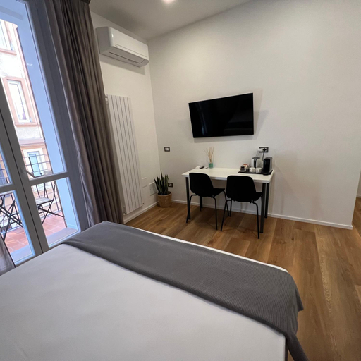Others 5, Sunrise Rooms, La Spezia