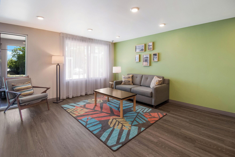Public Area 2, Woodspring Suites Charlotte Airport, Mecklenburg