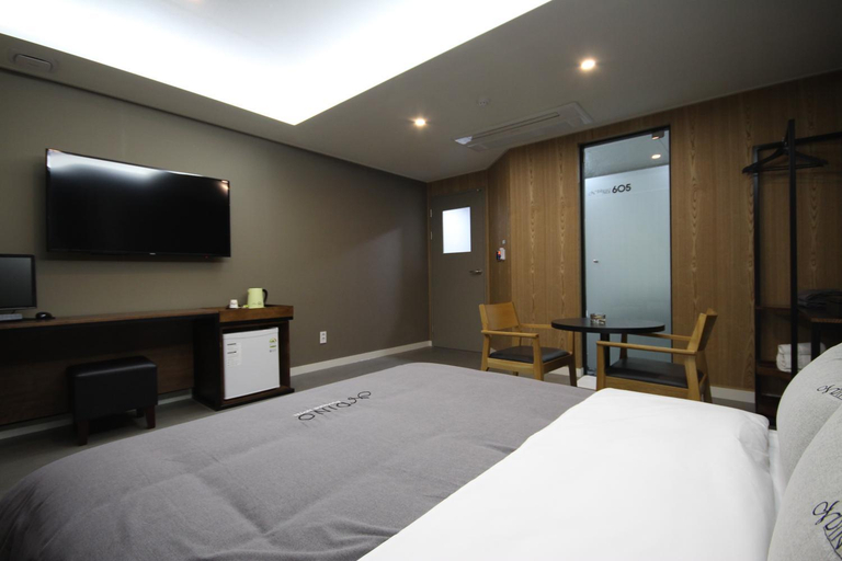 Bedroom 16